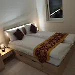 Sun-house - Parkingfree Limited Spaces- Hotel Prag