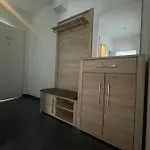 Hotel Sun-house - Parkingfree Limited Spaces- Prag