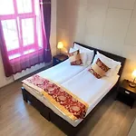 Sun-house - Parkingfree Limited Spaces- 3*