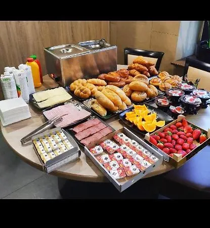 Sun-house Pension&restaurant -parkingfree- 3* Prague
