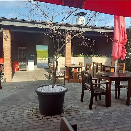 Sun-house Pension&restaurant -parkingfree- Hotel Prague