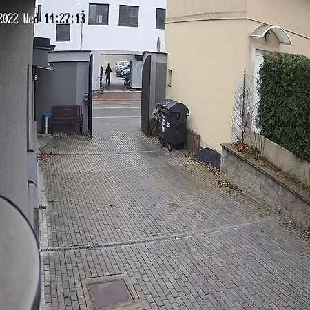 Sun-house - Parkingfree Limited Spaces- Hotel Prague