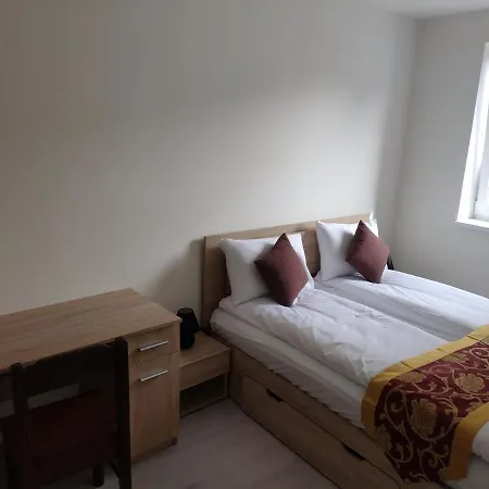 Hotel Sun-house - Parkingfree Limited Spaces- 3*