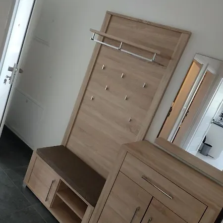 Sun-house - Parkingfree Limited Spaces- 3* Prague