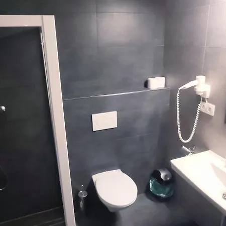 Hotel Sun-house - Parkingfree Limited Spaces-