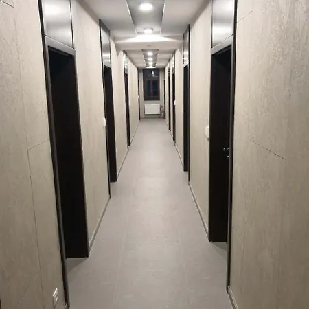 Sun-house - Parkingfree Limited Spaces- Hotel Prague