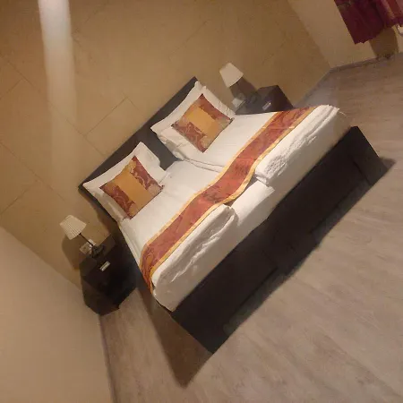 Hotel Sun-house - Parkingfree Limited Spaces- Praag