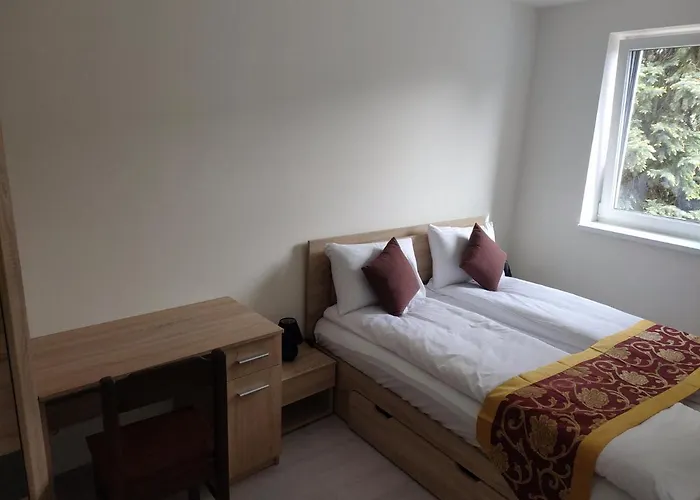 Hotel Sun-house - Parkingfree Limited Spaces- 3*