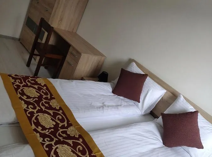 Sun-house - Parkingfree Limited Spaces- 3* Praga