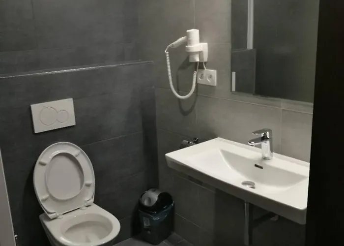 Hotel Sun-house - Parkingfree Limited Spaces-