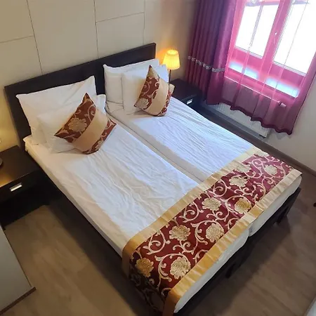 Sun-house Pension&restaurant -parkingfree- Hotel