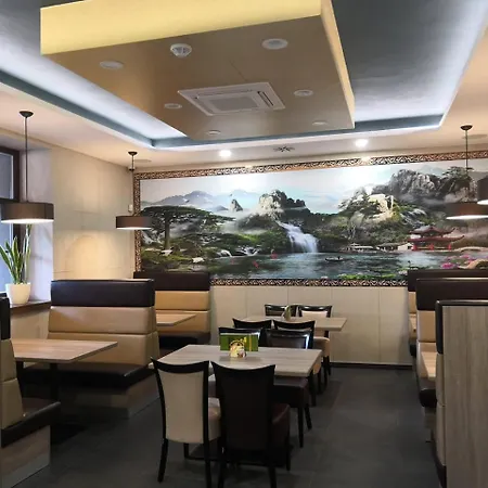 Sun-house Pension&restaurant -parkingfree- Hotel Prague