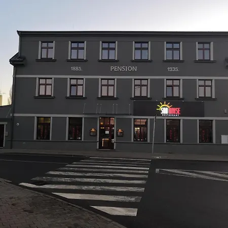 Hotel Sun-house Pension&restaurant -parkingfree- Prague