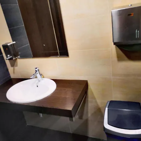 Sun-house Pension&restaurant -parkingfree- Hotel Prague